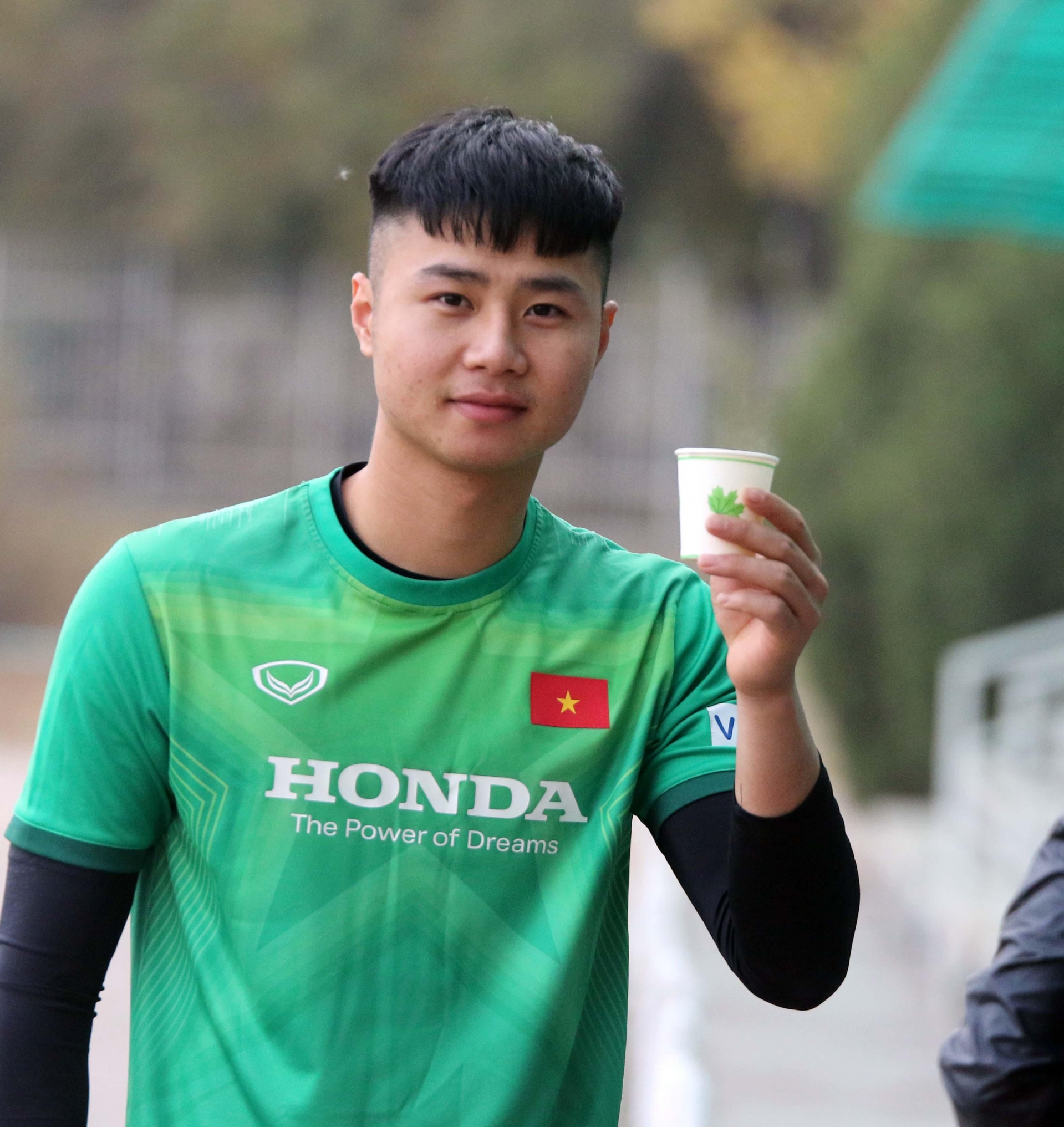 Nguyễn Văn Toản là ai? Chàng thủ môn cao 1m87, nhận thưởng 100 triệu sau kì thi đấu tại SEA Game 31 - Ảnh 4