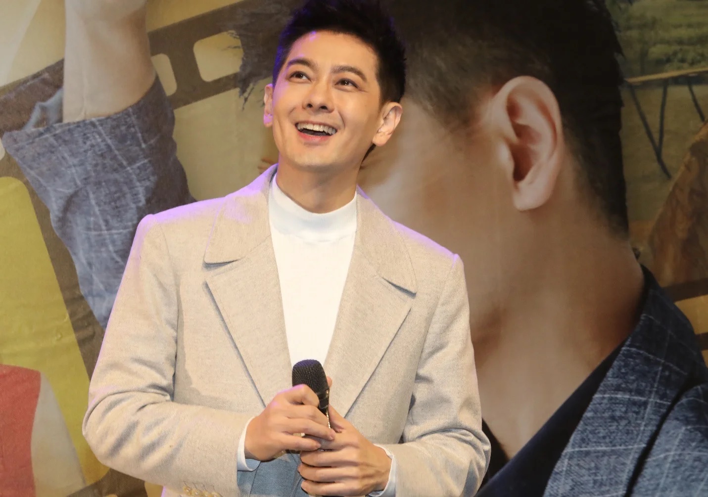 Rộ tin Lâm Chí Dĩnh và con trai gặp tai nạn nghiêm trọng - Ảnh 1