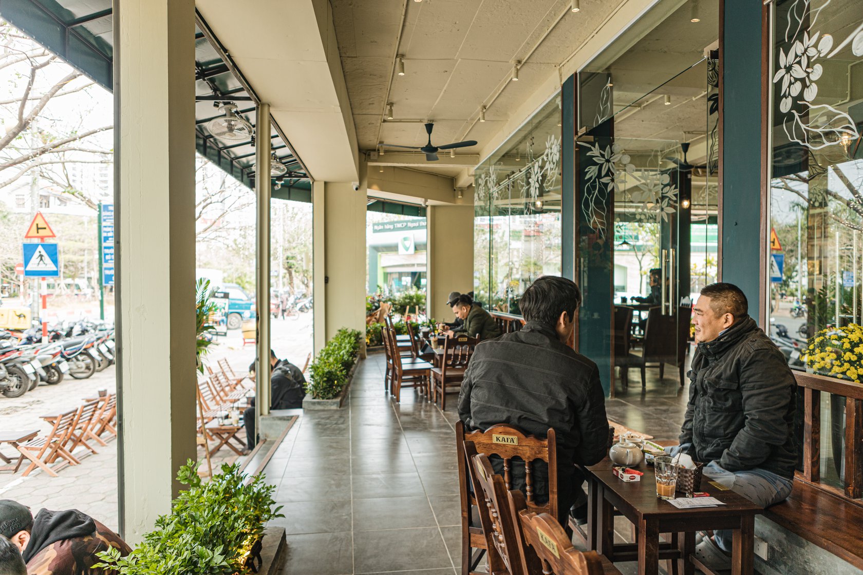 Quán cà phê mua mang về gần đây nhất tại Hà Nội, TP. Hồ Chí Minh - Ảnh 1