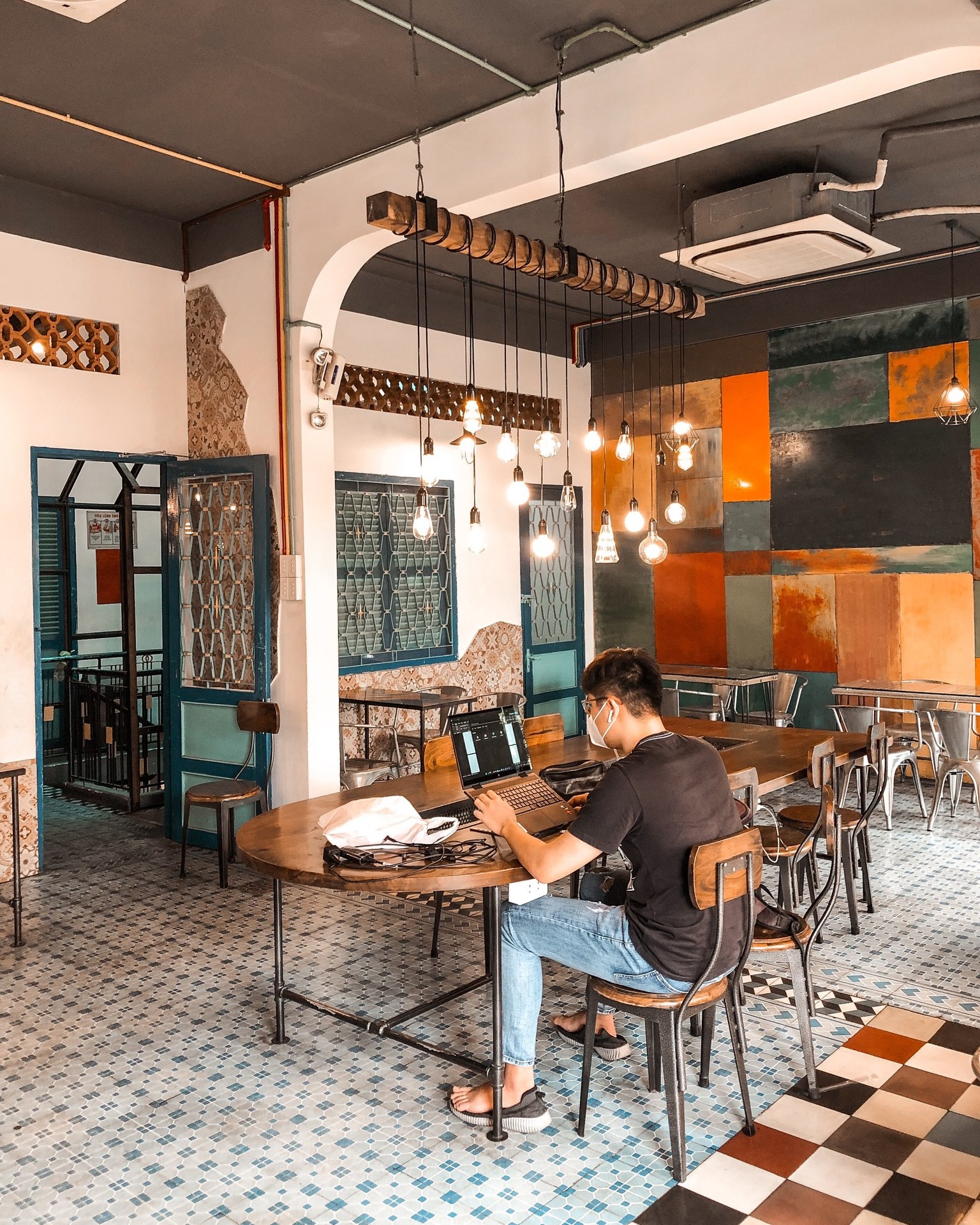 Quán cà phê mua mang về gần đây nhất tại Hà Nội, TP. Hồ Chí Minh - Ảnh 1