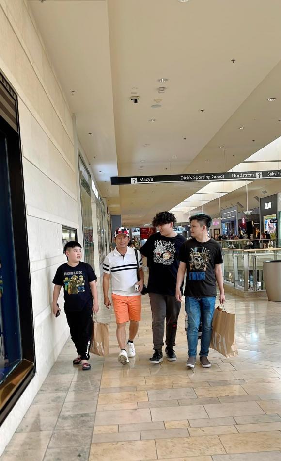 Bằng Kiều qua Mỹ hội ngộ vợ cũ và 3 quý tử sau khi công khai con trai thứ 4 - Ảnh 2