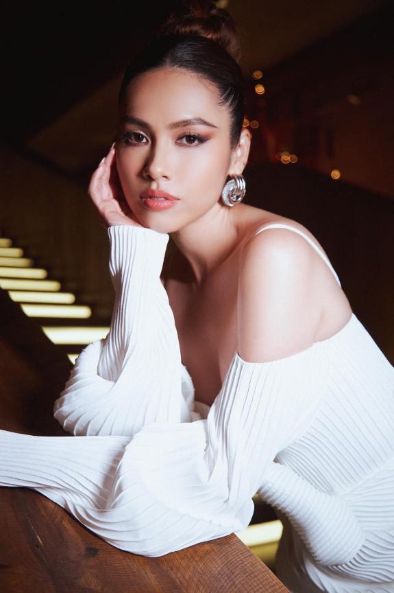 Á hậu Hoàng My gọi chồng sắp cưới của Mâu Thủy là 