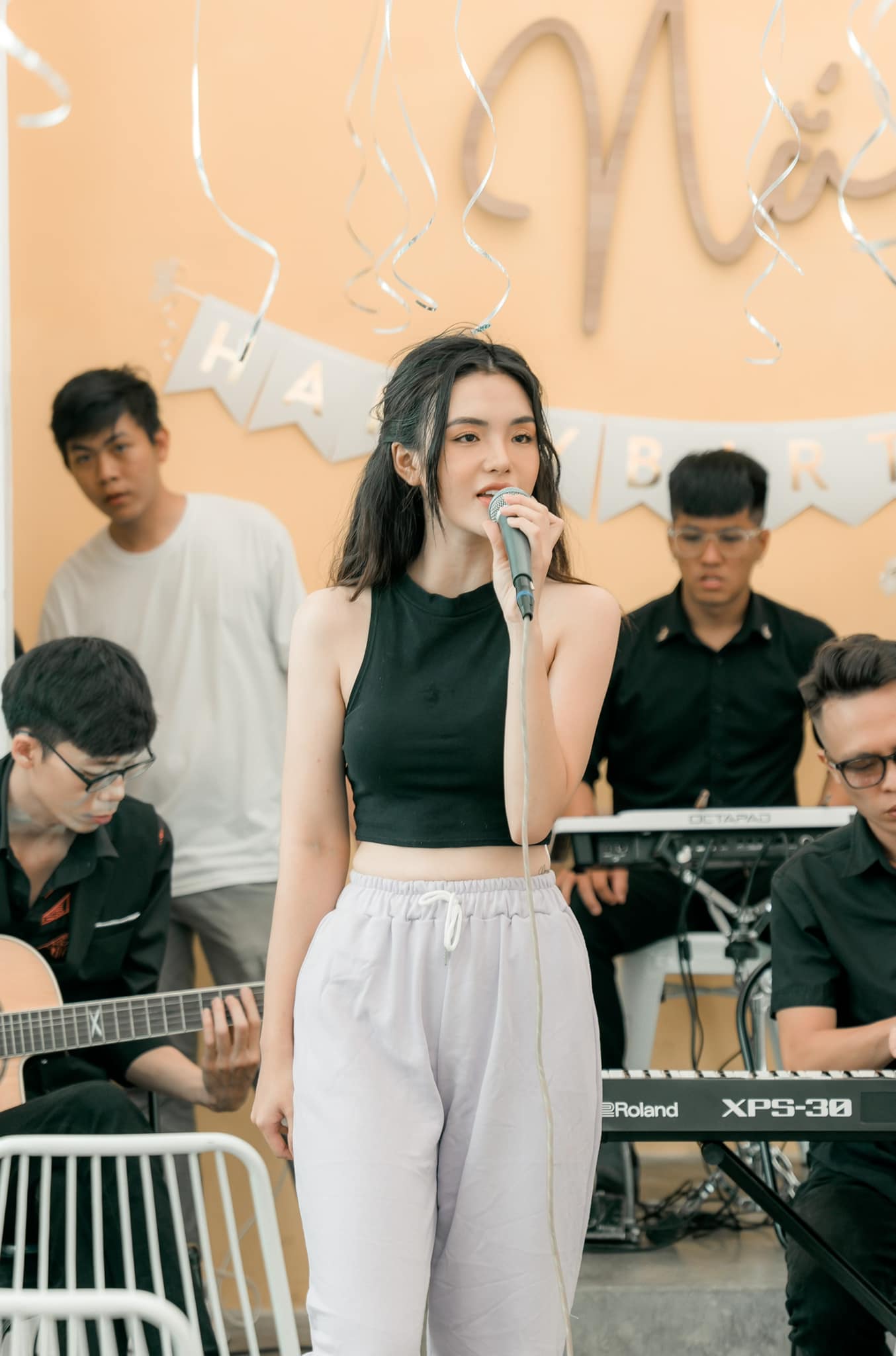 YeYe Nhật Hạ là ai? Nữ diễn viên 