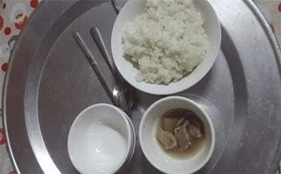 Vợ Xuân Bắc bàn về mâm cơm cữ mẹ chồng nấu cho con dâu: 