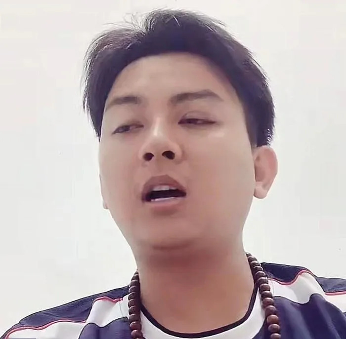 Hoài Lâm lộ gương mặt lờ đờ, ngủ gật khi đang livestream với fan - Ảnh 3