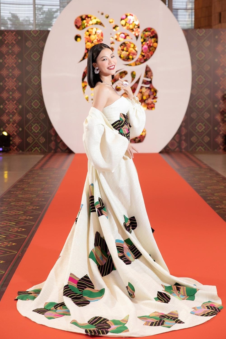 MC Hoàng Oanh hội ngộ chồng cũ, cùng nhau làm một điều khiến nhiều người ngưỡng mộ - Ảnh 4