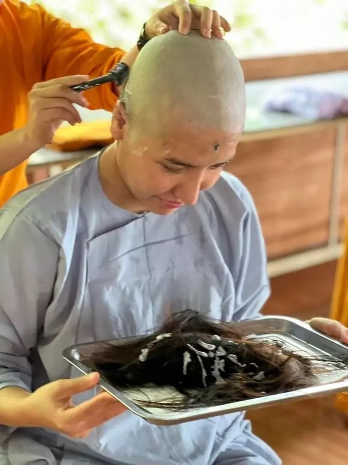 Á hậu Khánh Phương xuống tóc đi tu sau thời gian sau ồn ào bị tố quỵt tiền - Ảnh 7