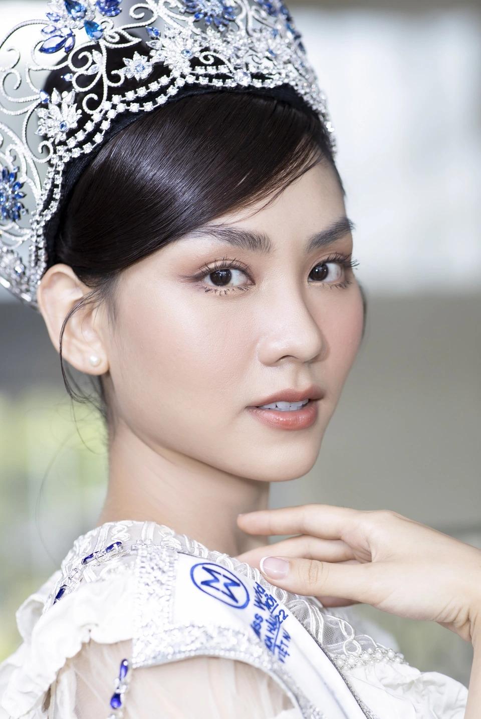 Loạt điểm chung bất ngờ của Tân Hoa hậu Mai Phương và Miss Grand Thùy Tiên - Ảnh 1