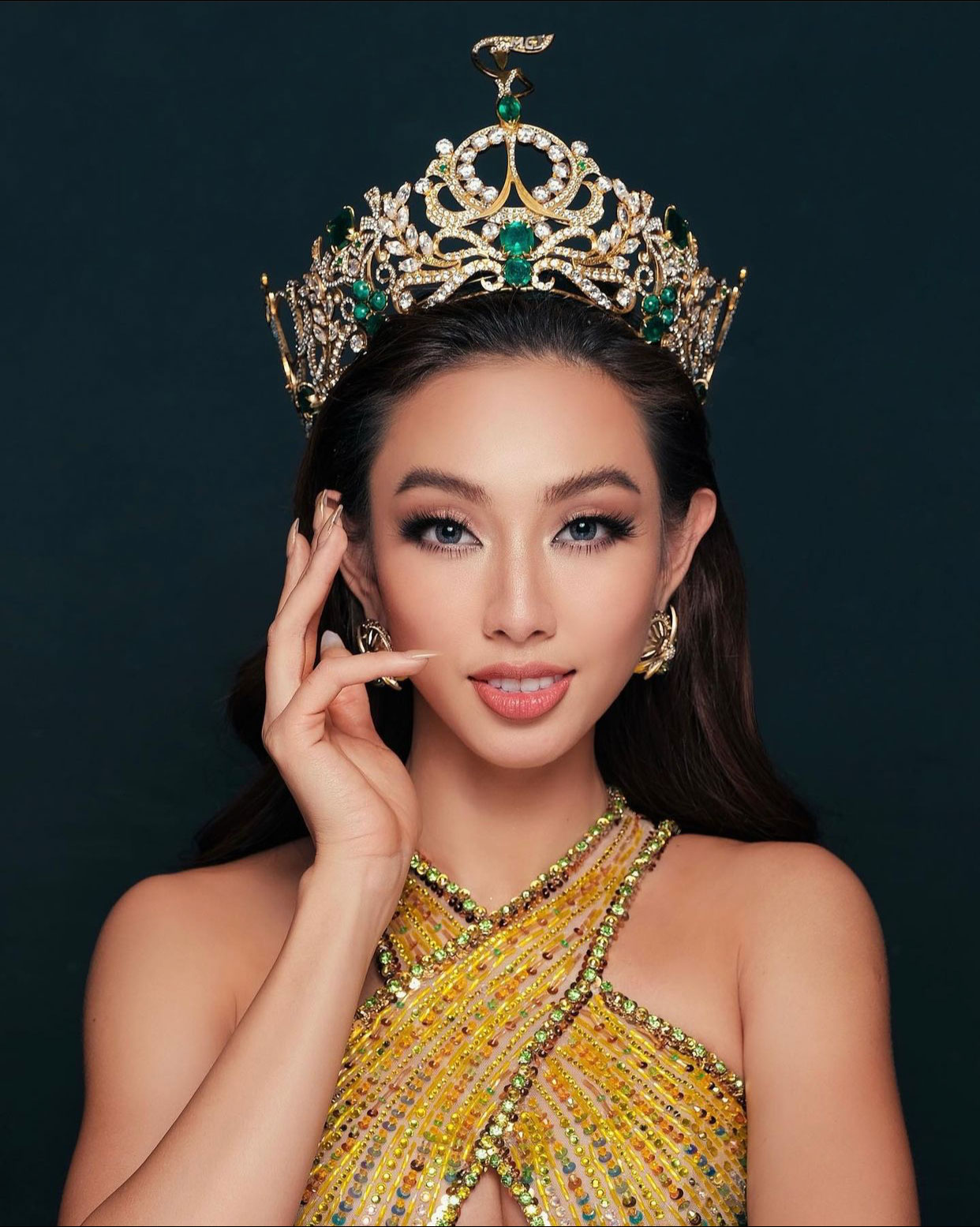 Loạt điểm chung bất ngờ của Tân Hoa hậu Mai Phương và Miss Grand Thùy Tiên - Ảnh 1