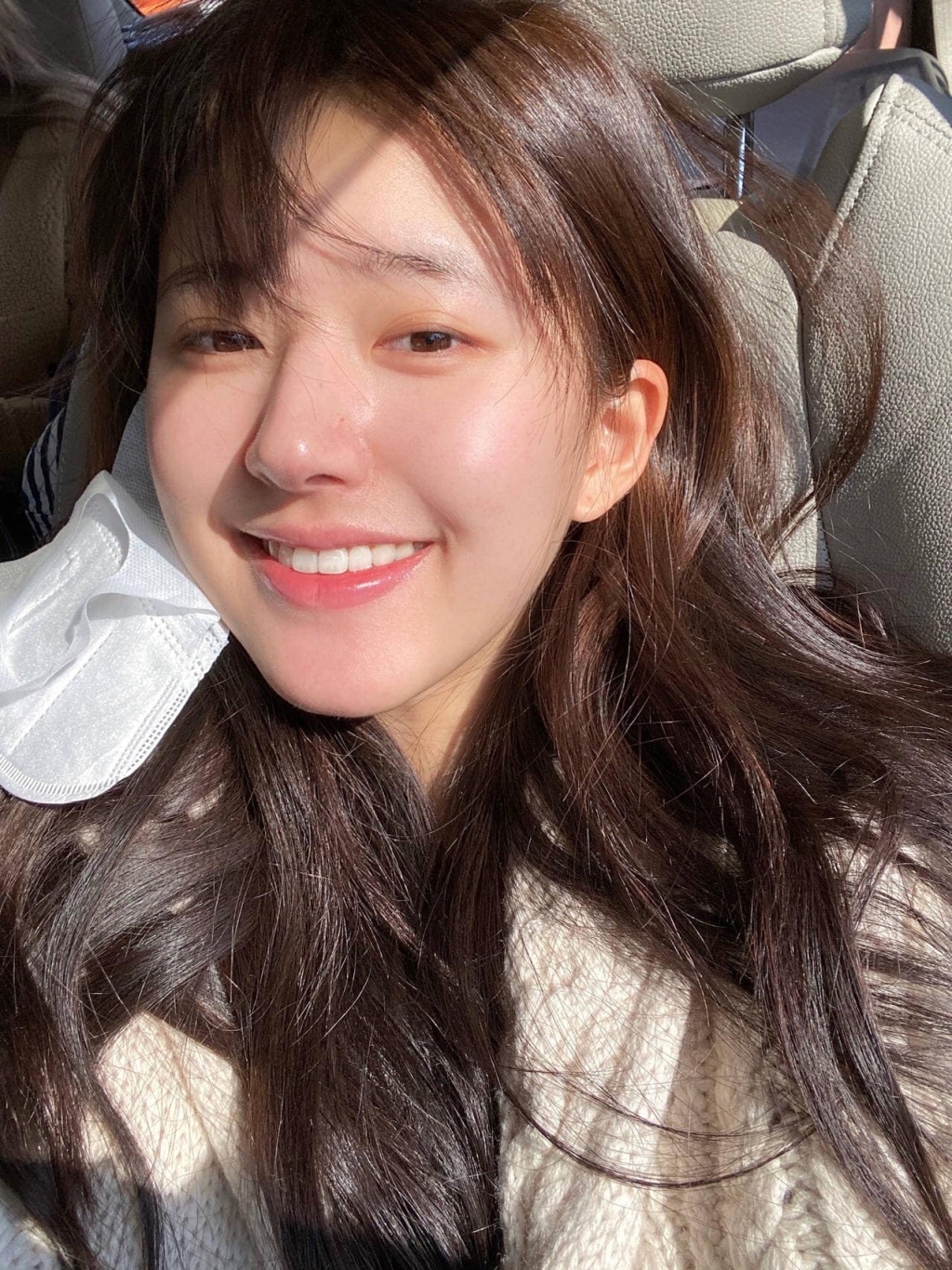 Triệu Lộ Tư gây sốt MXH vì ảnh chụp bằng cam thường năm 18 tuổi: Mũi cao, da mịn như em bé - Ảnh 2