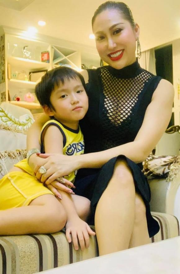 Phi Thanh Vân trả lời khéo léo khi con trai hỏi 