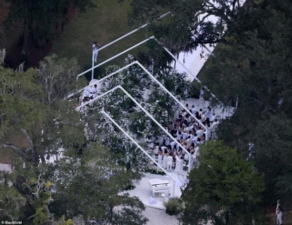 Jennifer Lopez và Ben Affleck tổ chức tiệc cưới ba ngày tại trang viên 200 tỷ- Ảnh 9