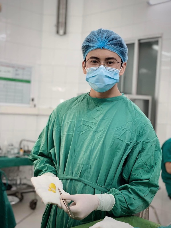 Quang Lâm là ai? Chàng bác sĩ 