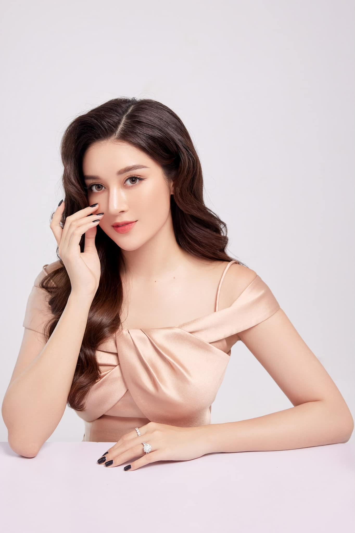 Á hậu Huyền My là ai? Á hậu 1 cuộc thi Hoa hậu Việt Nam 2014 vướng nhiều tranh cãi về đời tư - Ảnh 2