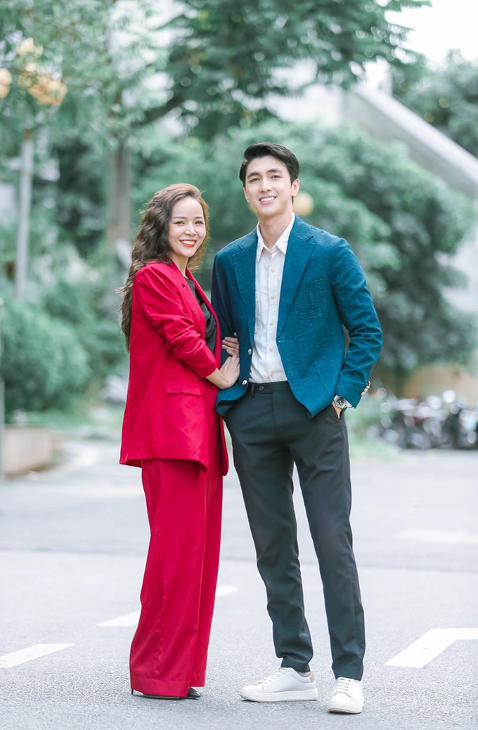 Hồng Quang ngỡ ngàng trước cảnh nóng của vợ Diễm Hương và Bình An trong 