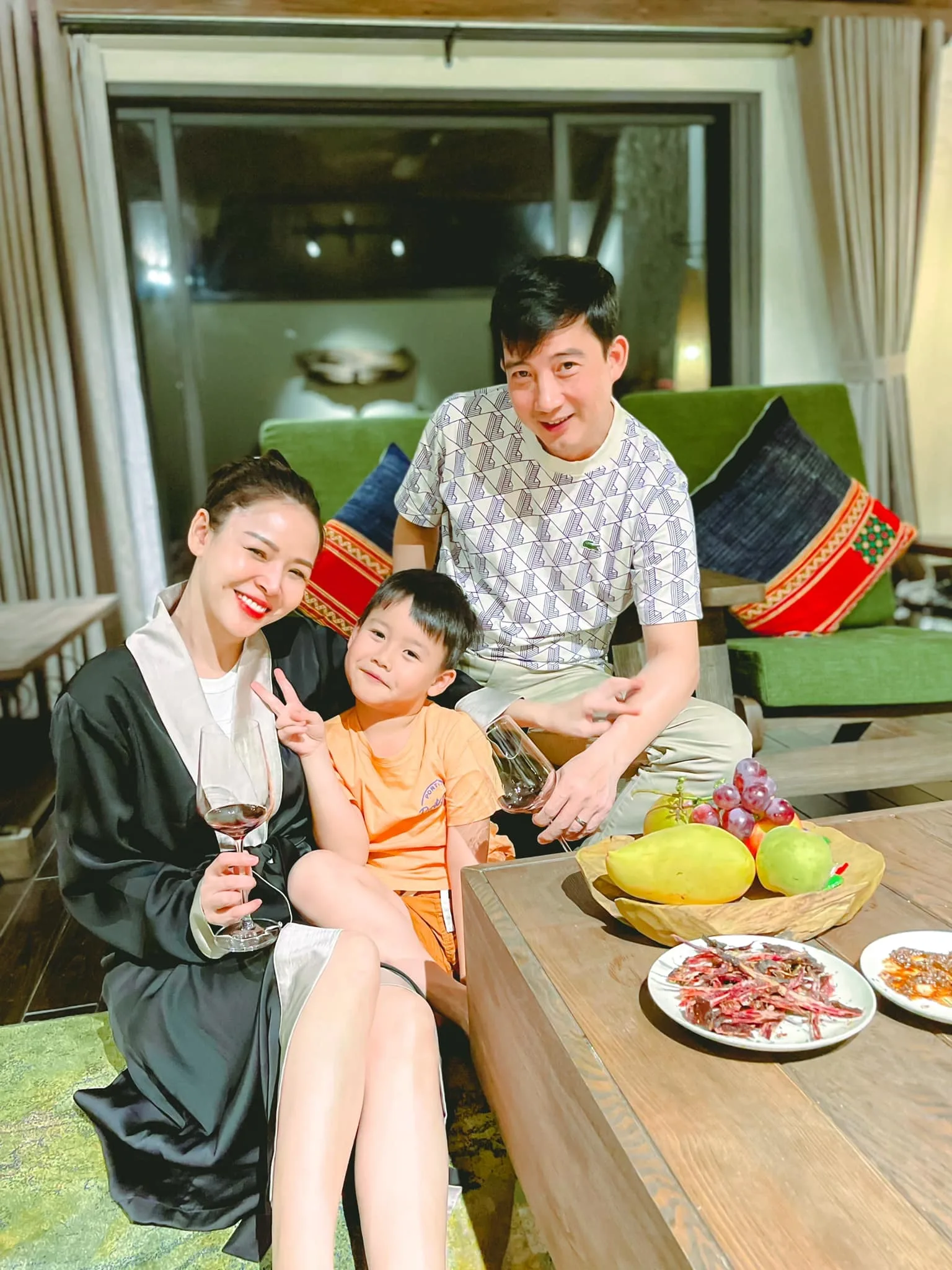 Hồng Quang ngỡ ngàng trước cảnh nóng của vợ Diễm Hương và Bình An trong 