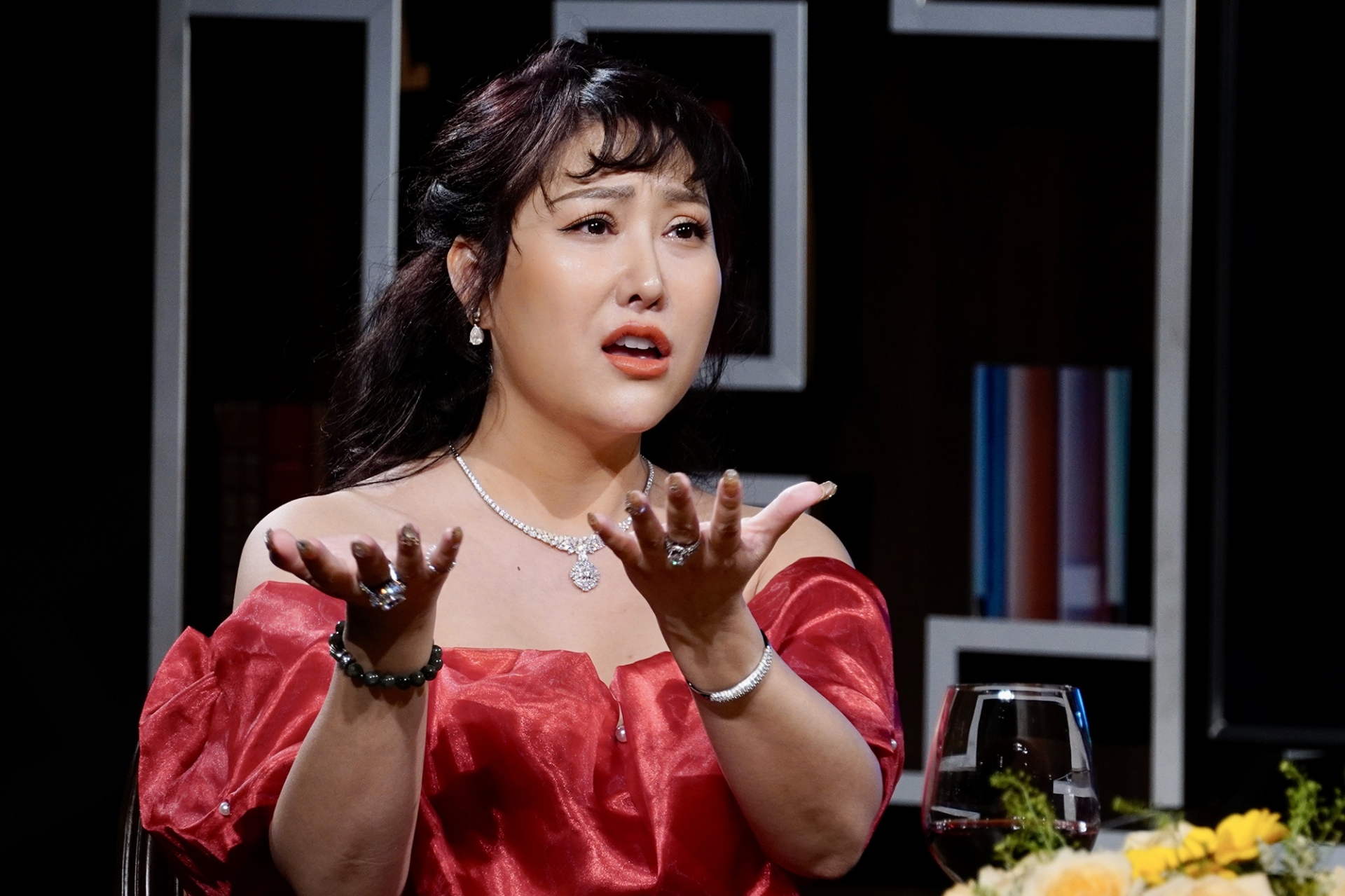 Phi Thanh Vân xem cuộc hôn nhân thứ 2 là sai lầm, ám ảnh khi thấy chồng cũ lấy mã tấu chém nát đồ - Ảnh 1