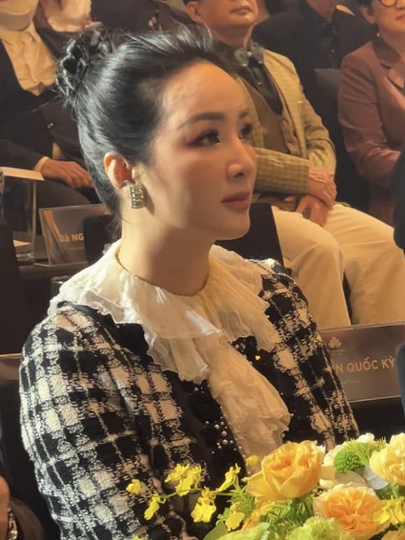 Bóc tách nhan sắc thật của Hoa hậu Đền Hùng U50 Giáng My qua cam thường - Ảnh 2