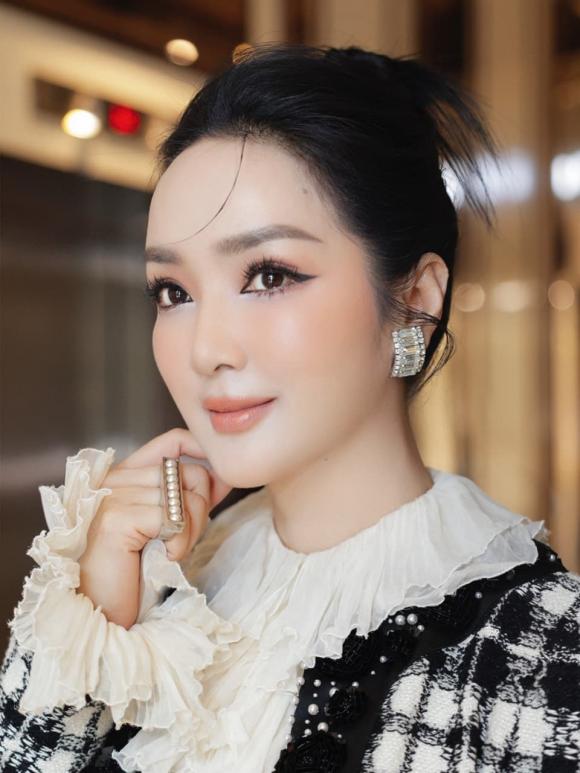 Bóc tách nhan sắc thật của Hoa hậu Đền Hùng U50 Giáng My qua cam thường - Ảnh 5