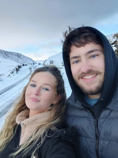 Cô gái 19 tuổi dùng tiền tiết kiệm để bay hơn 11.000 km gặp bạn trai mới quen qua mạng - Ảnh 2