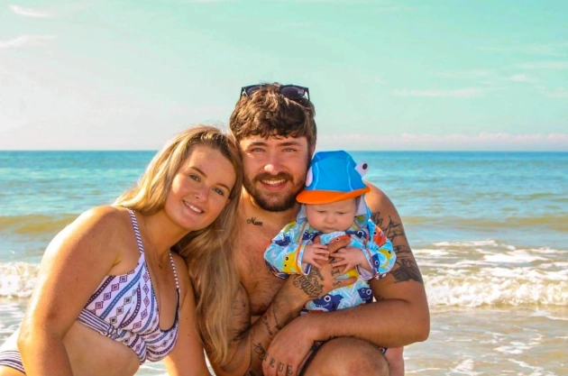 Cô gái 19 tuổi dùng tiền tiết kiệm để bay hơn 11.000 km gặp bạn trai mới quen qua mạng - Ảnh 4