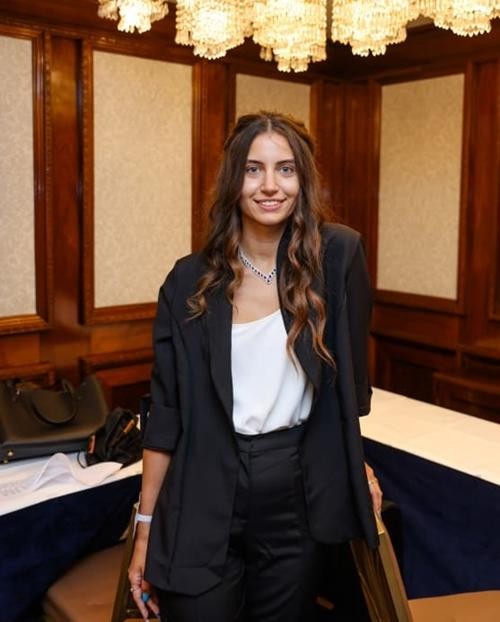 Cô gái 20 tuổi để mặt mộc đi thi Hoa hậu, nhan sắc thế nào mà lọt luôn vào vòng chung kết? - Ảnh 5