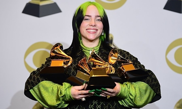Fan Billie Eilish rao bán gói không khí trong buổi hòa nhạc của thần tượng với giá 250 triệu đồng - Ảnh 1