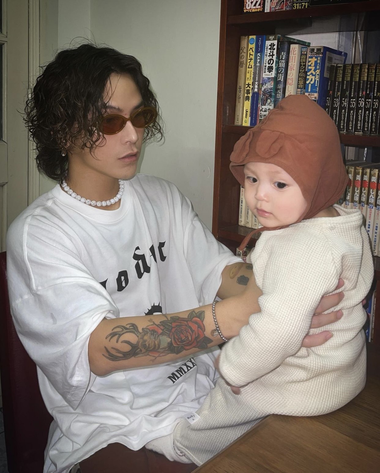 Vợ Decao xuất hiện tươi tắn bên chồng con sau ồn ào trầm cảm sau sin - Ảnh 2