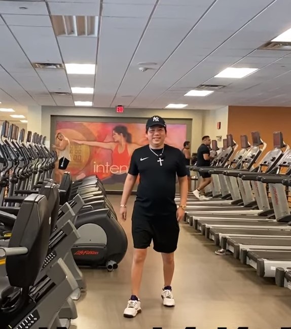 Khoa Pug lộ diện với chiều cao 1m75, hối hận vì đi kéo chân - Ảnh 5