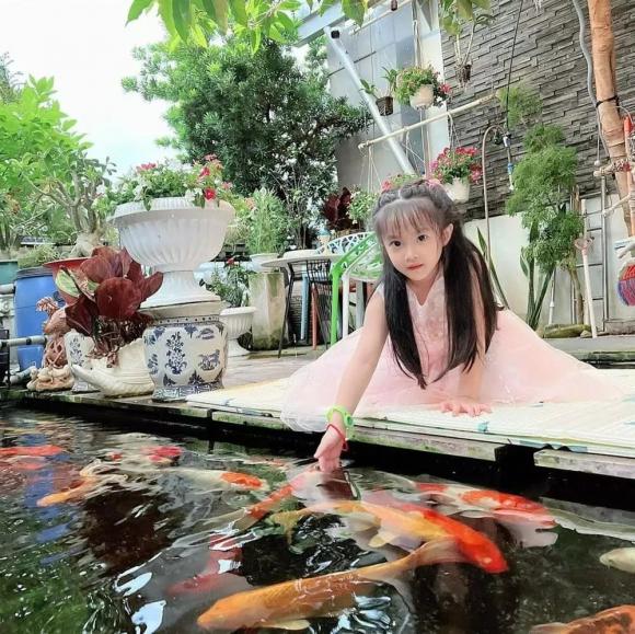 Con gái 4 tuổi của Diệp Lâm Anh được nhận xét ngày càng giống bố- Ảnh 3