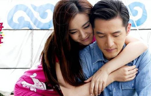 Hồ Ca vướng tin đồn đã kết hôn và có con với đồng nghiệp kém 6 tuổi - Ảnh 2