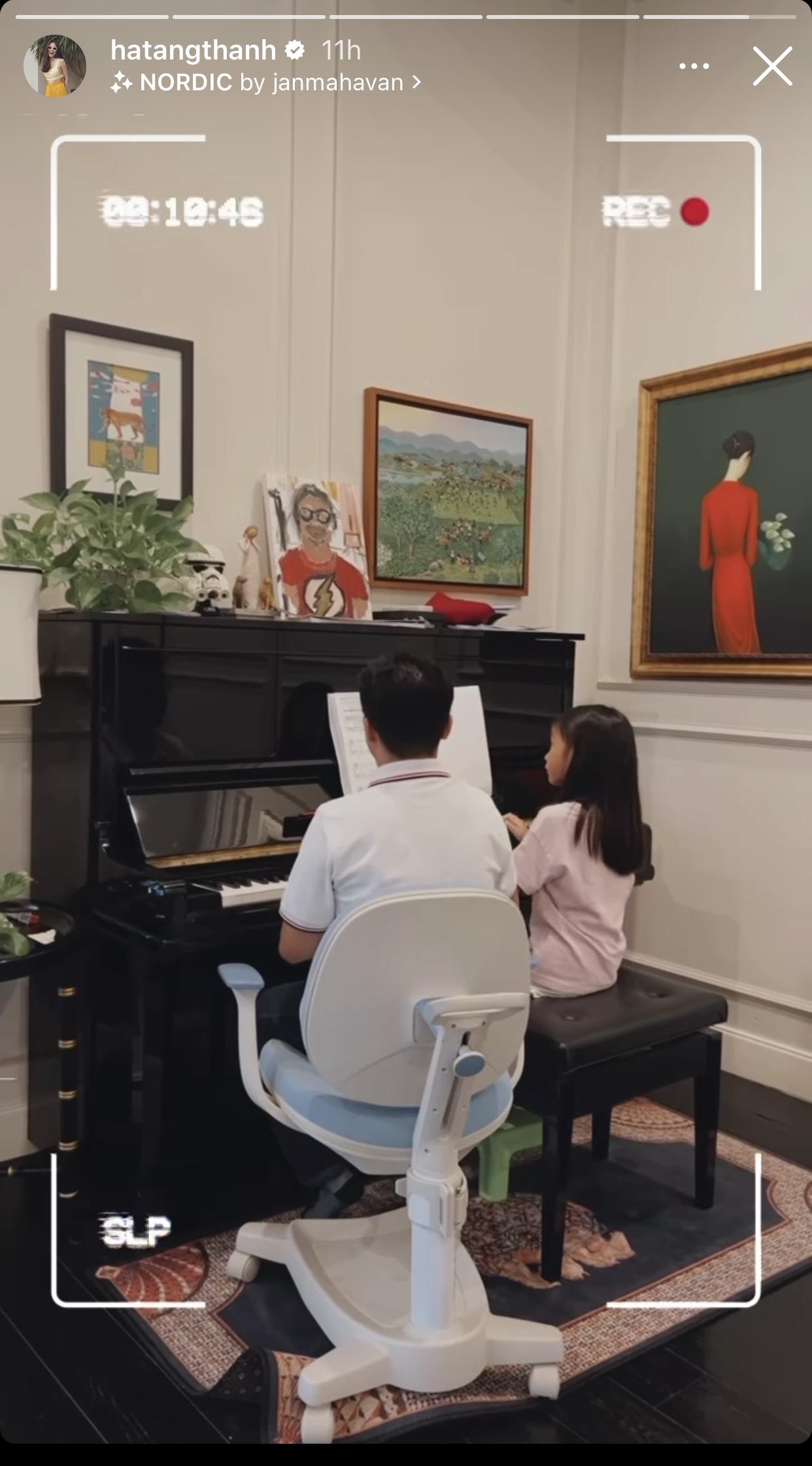 Ái nữ nhà Tăng Thanh Hà mới 5 tuổi đã có năng khiếu đánh đàn cực nghệ - Ảnh 3