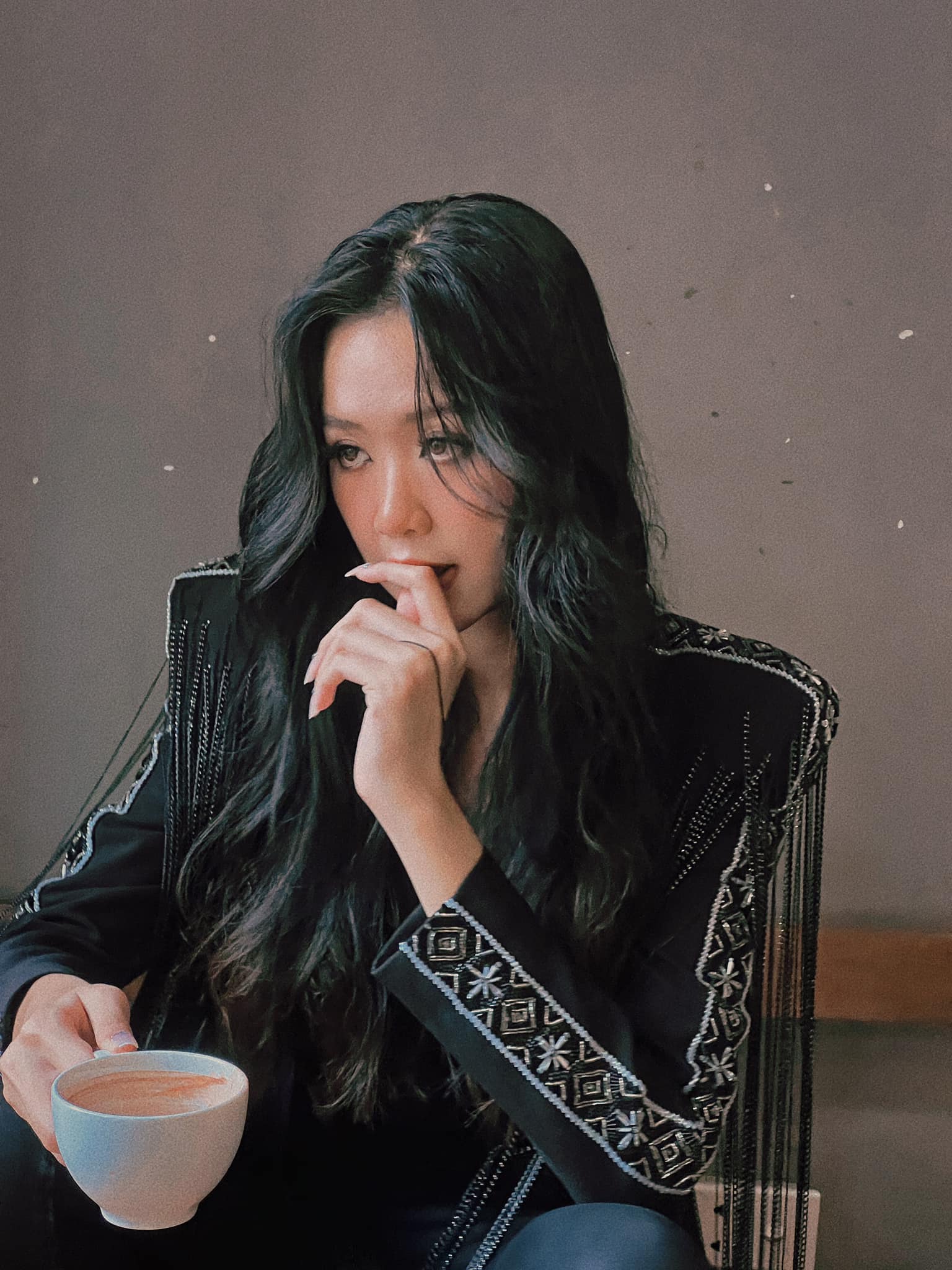 Á hậu Bảo Ngọc đổi gu từ ngọt ngào nữ tính sang 