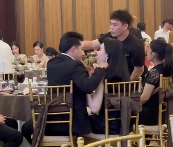 Hồ Gia Hùng (HKT) khoe bồ mới sau 6 tháng cưới vợ cũ- Ảnh 4