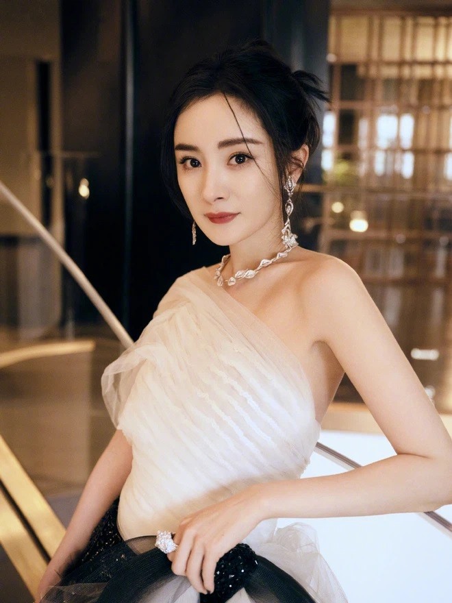 Dương Mịch là ai? Nữ hoàng rating của màn ảnh Hoa ngữ với 5 năm hôn nhân ồn ào với Lưu Khải Uy - Ảnh 5