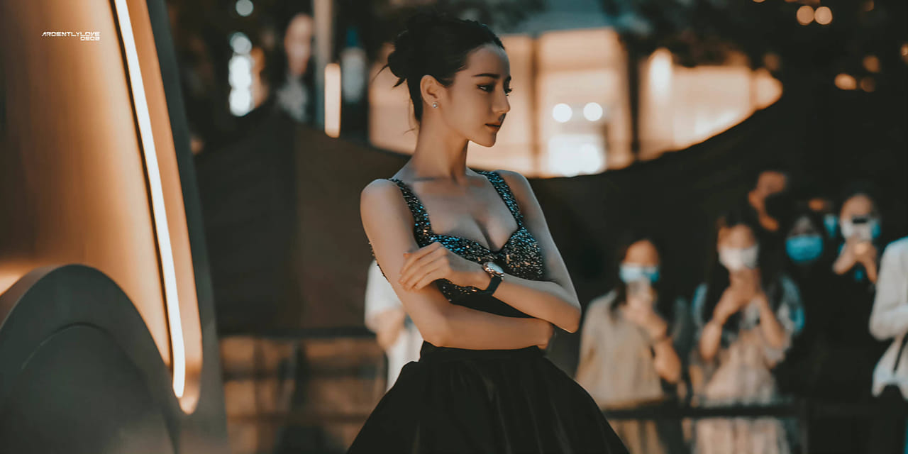 Nhan sắc mới nhất của Địch Lệ Nhiệt Ba khiến fan 