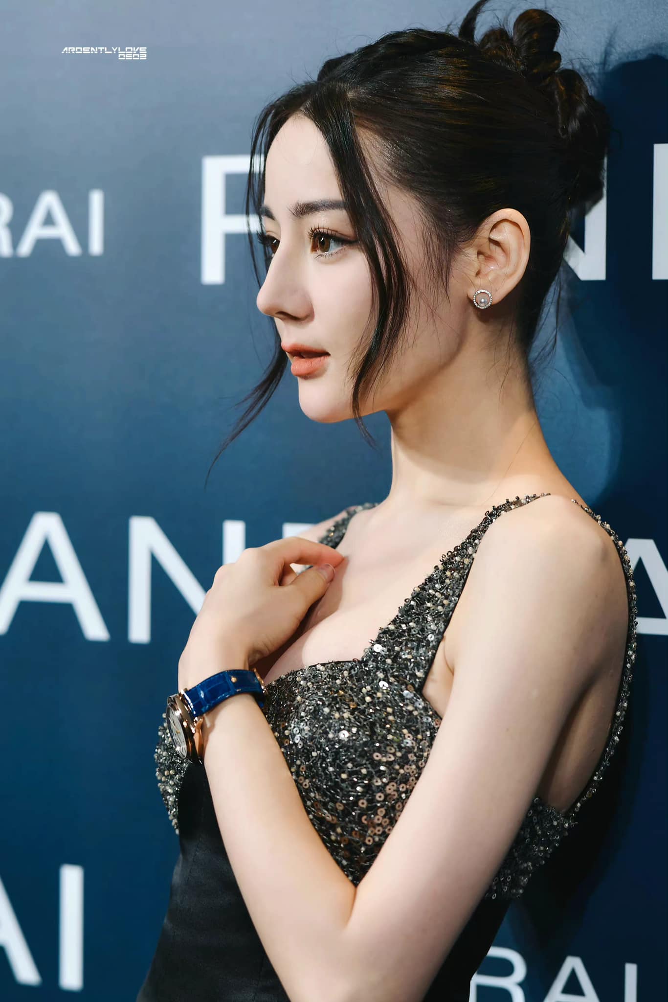 Nhan sắc mới nhất của Địch Lệ Nhiệt Ba khiến fan 