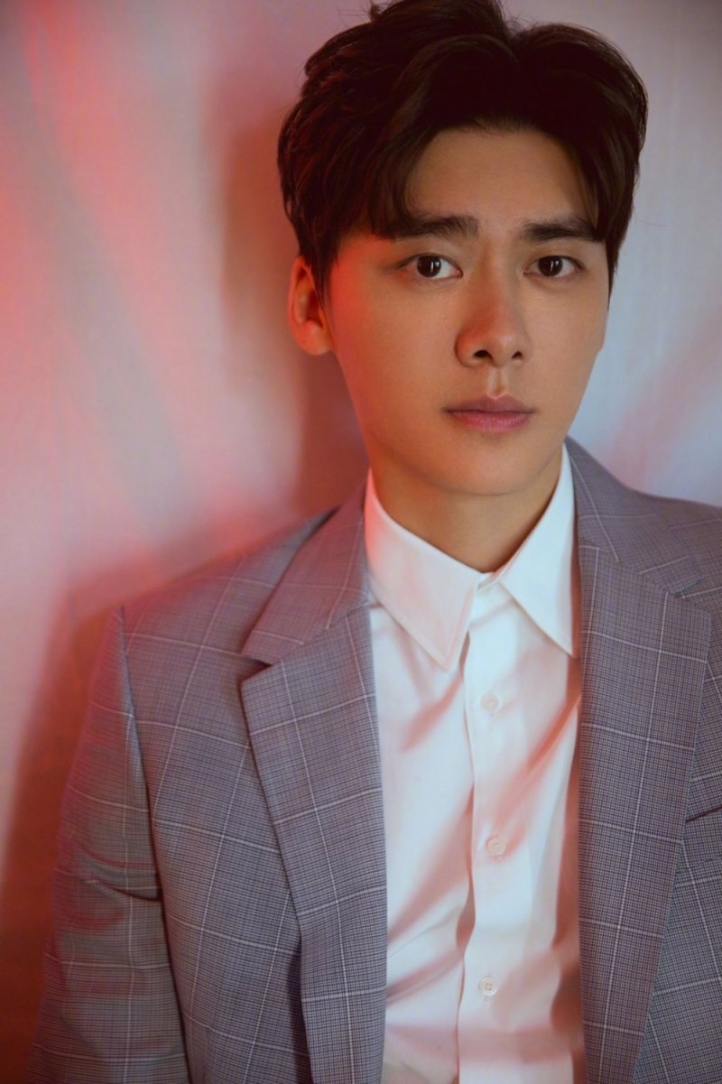 Lý Dịch Phong chính thức bị bắt tạm giam vì cáo buộc hành vi nhiều lần mua dâm - Ảnh 2