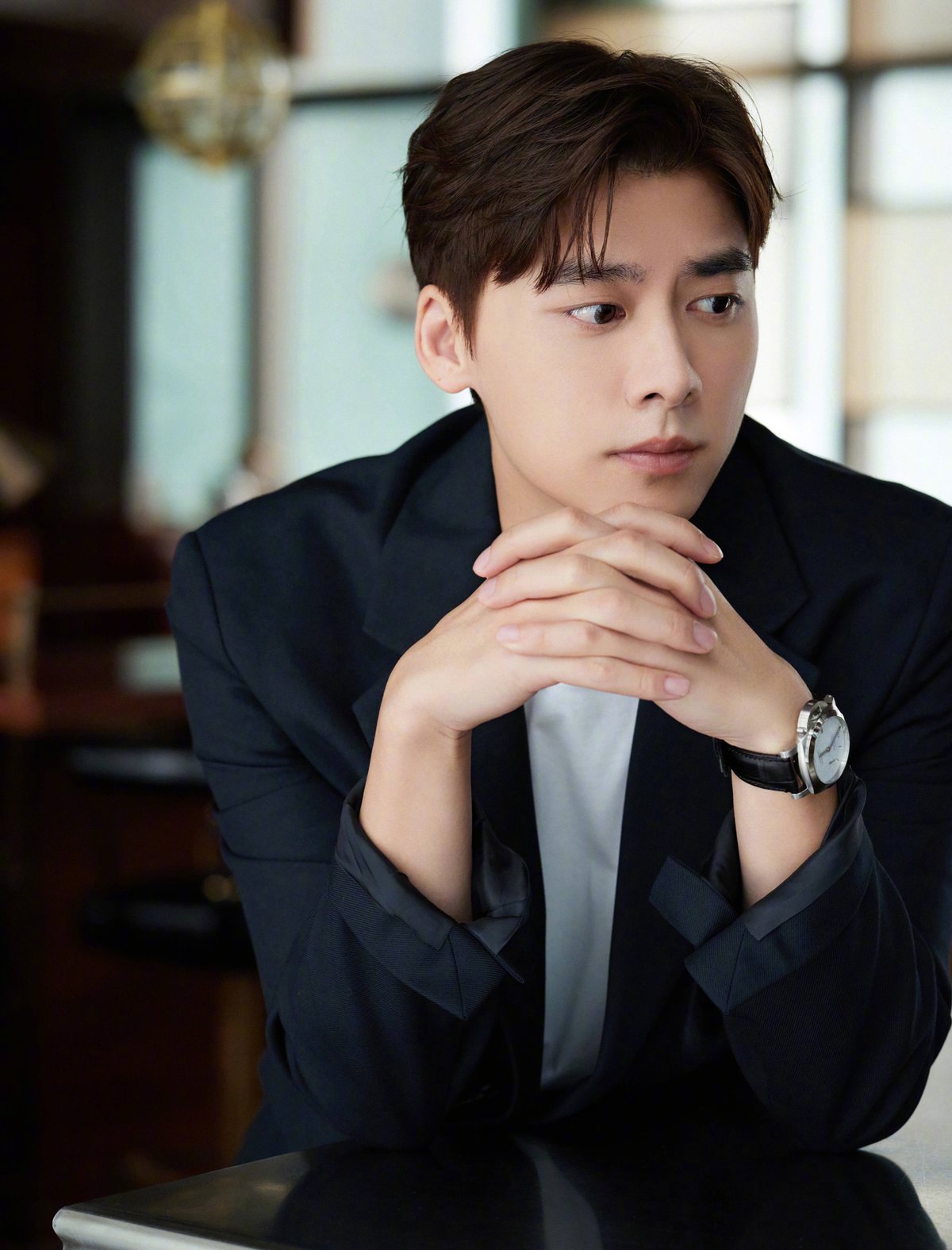 Lý Dịch Phong chính thức bị bắt tạm giam vì cáo buộc hành vi nhiều lần mua dâm - Ảnh 3