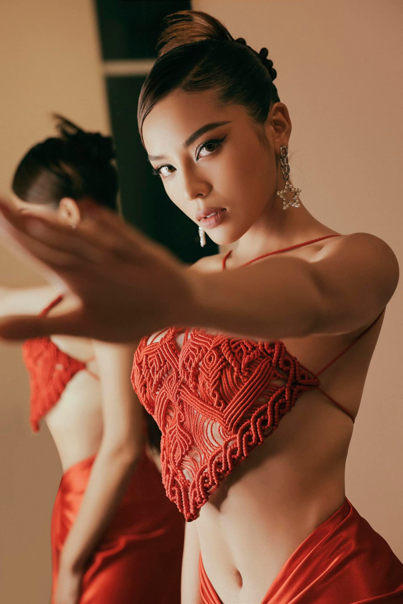 Nguyễn Cao Kỳ Duyên là ai? Hoa hậu Việt Nam 2014 vướng loạt ồn ào sau đăng quang - Ảnh 10