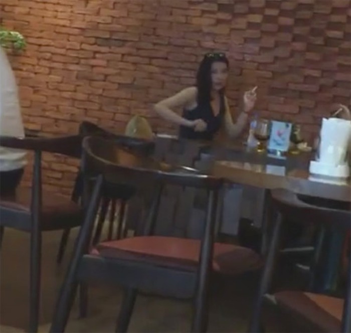 Nguyễn Cao Kỳ Duyên là ai? Hoa hậu Việt Nam 2014 vướng loạt ồn ào sau đăng quang - Ảnh 2
