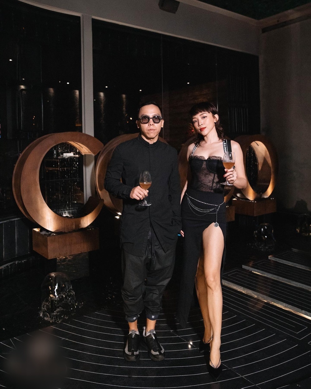 Chán cuộc sống thành phố, vợ chồng Tóc Tiên - Hoàng Touliver rủ nhau 