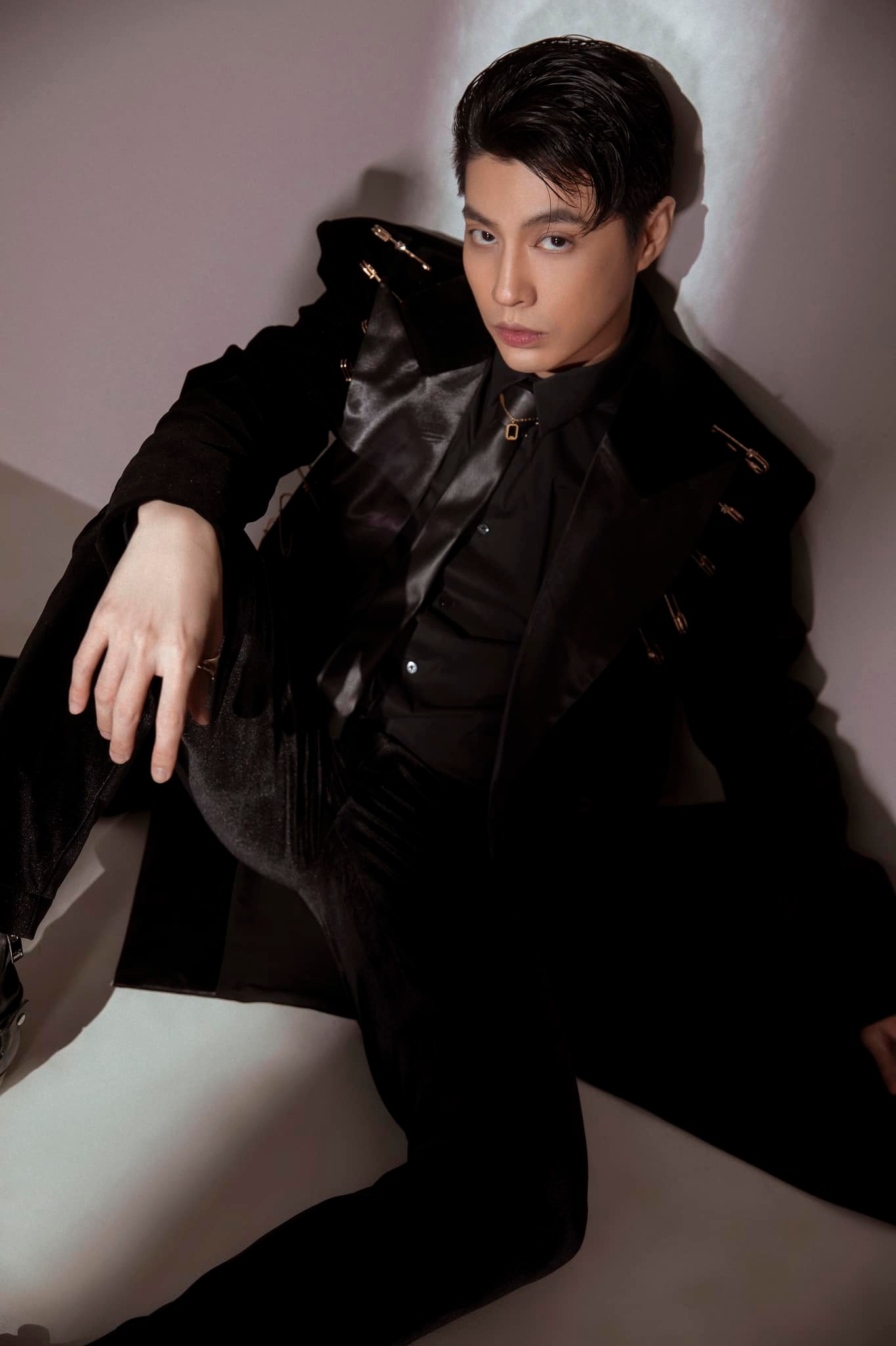 Phụ huynh Noo Phước Thịnh nghi con trai gian lận để lọt top đề cử 100 gương mặt đẹp nhất thế giới - Ảnh 4