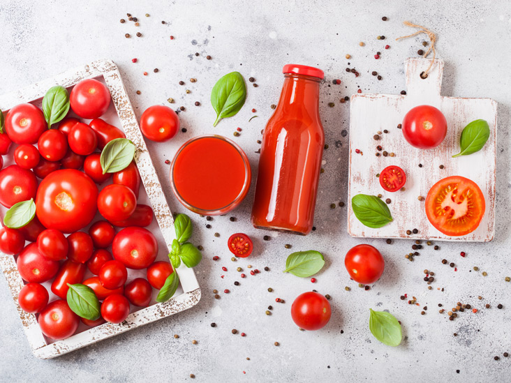 Trong cà chua có chứa nhiều chất dinh dưỡng rất tốt cho làn da. Ảnh: internet