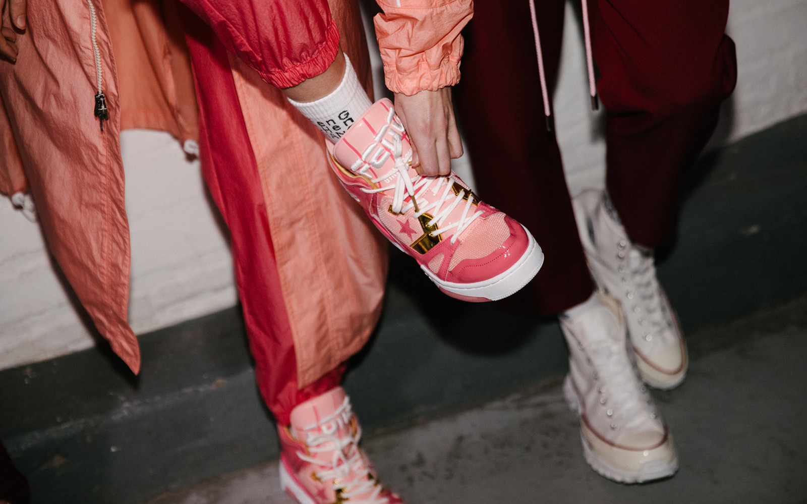 Sneaker cao cổ - item không thể thiếu cho phong cách trẻ trung