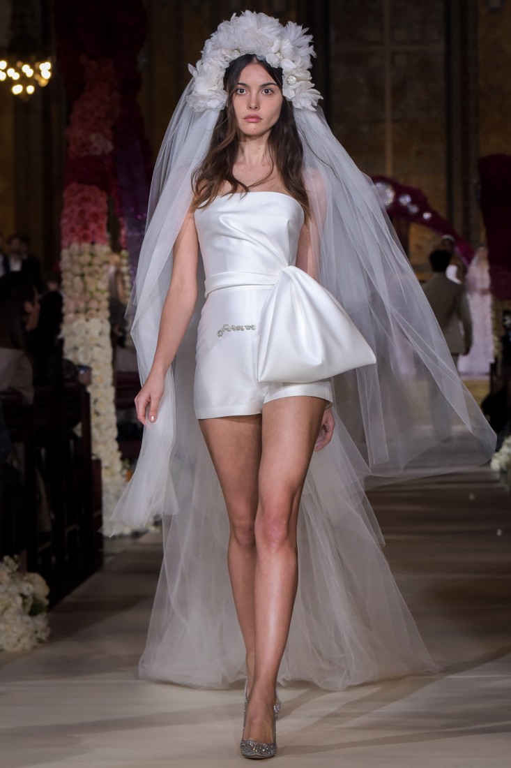 Thiết kế xuất hiện trong BST váy cưới 2020 gần đây nhất của Reem Acra. Ảnh: internet