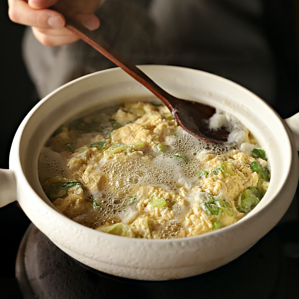 Cách nấu súp trứng vừa ngon vừa nhẹ bụng cho những ngày bận rộn - Ảnh 4