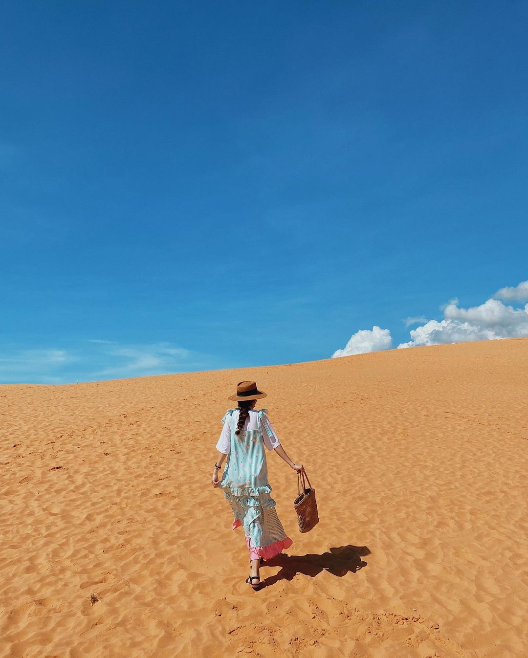 Đồi cát là điểm du lịch Phan Thiết được nhiều du khách yêu thích. Ảnh: @sakura_mint18.
