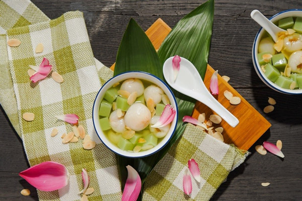 Công thức nấu chè khúc bạch thanh mát, đúng chuẩn ngay tại nhà