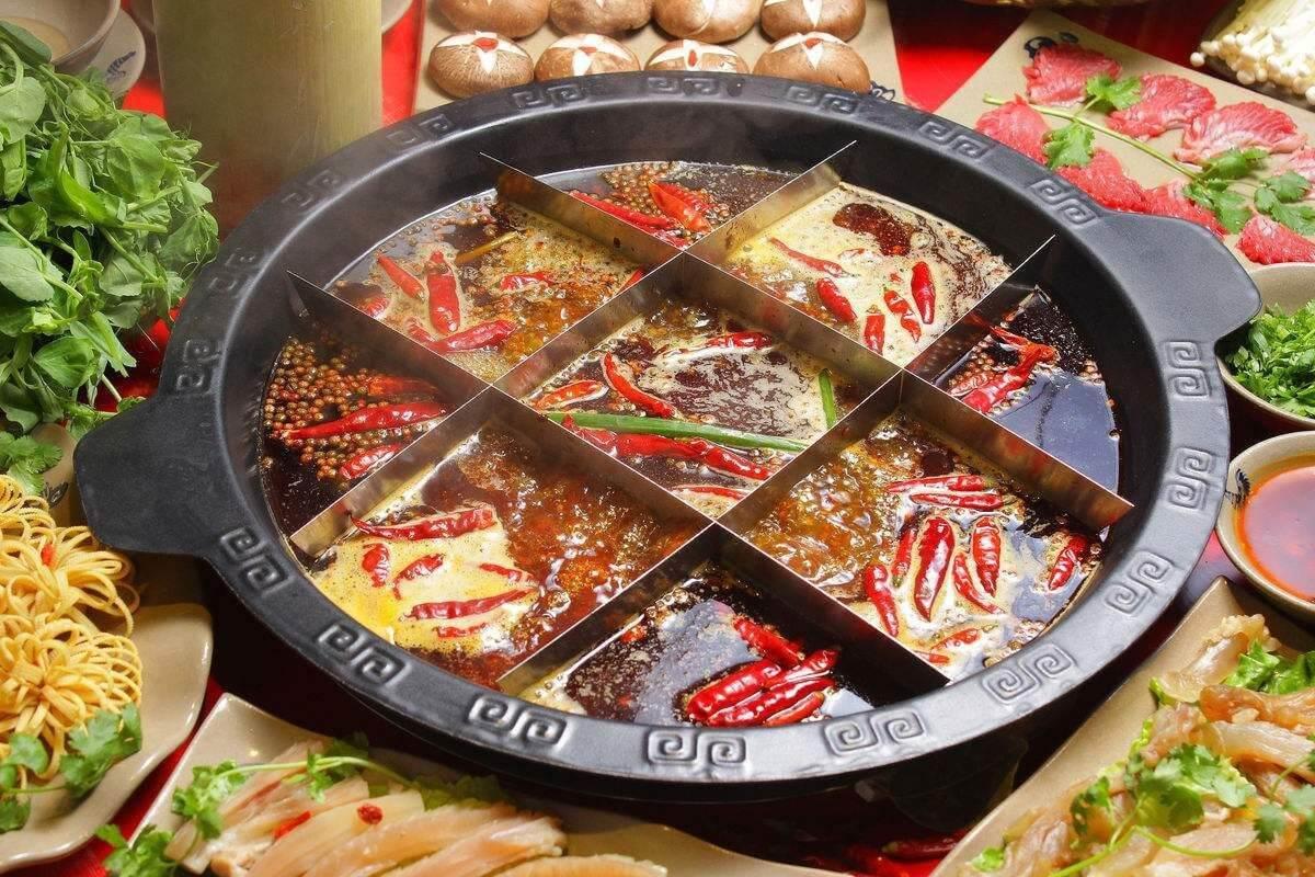 Lẩu Trùng Khánh 9 ngăn 48 món đặc sắc ai cũng muốn thử khi đến Trùng Khánh